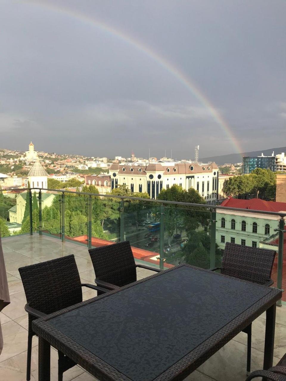 Lesya Apartment With Terrace Tbilisi Zewnętrze zdjęcie